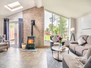 Crynant Countryside Retreat - Image 3