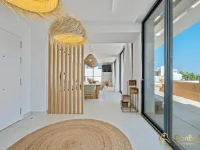 Luxury Penthouse with Jacuzzi in Higuerón West - Image 4