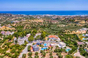 Villa Alpha by Villa Plus - Image 4