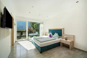 Ferienwohnung \"Weinreichhof Marie & Max\" mit Bergblick, privater Terrasse und WLAN - Image 3