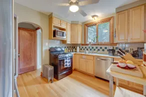 Ferndale Gem, Walk to Stores & Restaurants! - Image 3