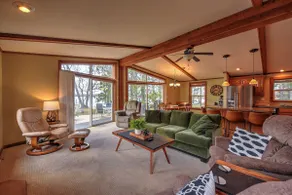Sarona Serenity: Lakeside Retreat w Boat Dock - Image 5