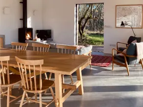 High Cogges Farm Holiday Cottages - The Cart Shed - Image 3