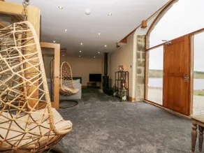 Snave Barn - Image 5