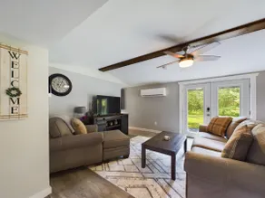 ON THE TRAIL! Newly remodeled, Happy Trails Home - Image 3