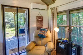 Mayfield Tiny Home w/ Porch, Walk to Beaches! - Image 5
