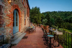 Villa Alice, panoramic stone farmhouse to sleep 10 - Image 4