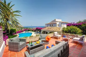 Villa Cau by Villa Plus - Image 3