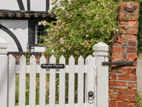 Blackbird Cottage at Boyke Manor - Image 2