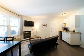 Rare Muskoka Chalet Suite - B5 - Image 3