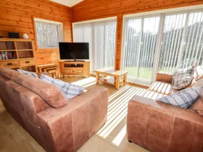 Watersview Lodge - Image 3