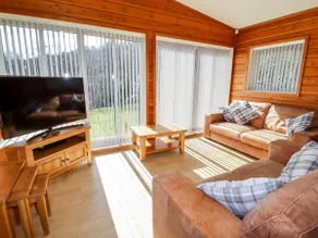 Watersview Lodge - Image 2