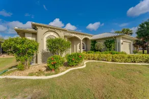Grill-Chill-Splash: Your Port Charlotte Paradise! - Image 2