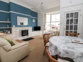 APPARTEMENT EN BORD DE MER, animaux acceptés, maison de campagne de vacances à Hornsea - Image 3