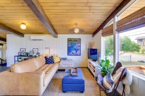 Whidbey Island Oasis: Walk to Beach, Hot Tub, View - Image 4