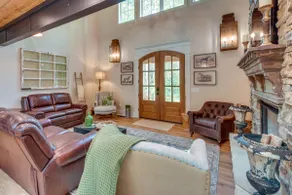 Luxurious Clarkesville Cabin w/ Decks & Fire Pit - Image 5