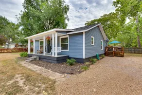 Lindale Vacation Rental w/ Deck & Grill! - Image 3