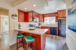 4BR | Pet Friendly | Walk2Beach | Fenced Yard - Image 5