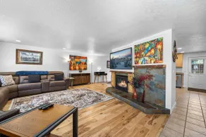 New! Bend Home ~ Dog Friendly ~ Fenced Yard! - Image 3