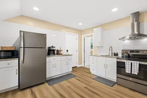 [2BR/1BA] Peaceful Oasis | King Beds | Upper Flat - Image 3