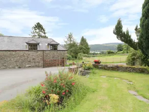 Hen Ysgubor Cottage - Image 2