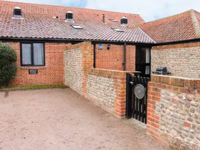 Hitchens Cottage - Image 2
