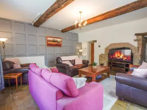 Bulls Head Historic Home With Garden And Hot Tub - Image 5