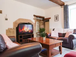 Bulls Head Historic Home With Garden And Hot Tub - Image 4