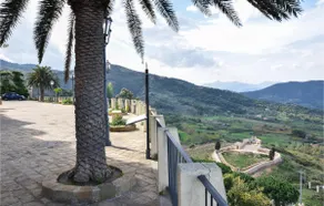 Nice apartment in Tusa with WiFi - Image 5