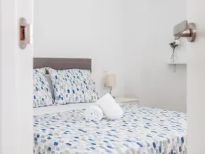 Algaba, Apartment with a double bed and a sofa bed - Image 2