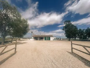 white farmhouse - Image 4