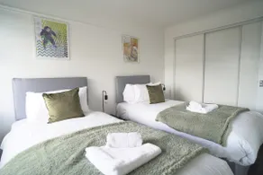 Apartment - Private bathroom - Image 4