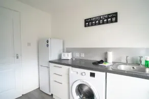 Apartment - Private bathroom - Image 3