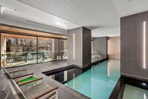 Modern 2BR Apt Next to Victoria Market City Views - Image 4