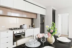Modern 2BR Apt Next to Victoria Market City Views - Image 5