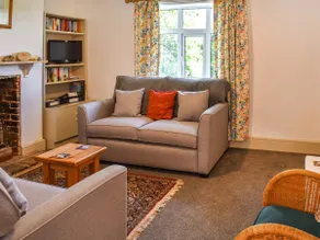 1 Brandiston Barn Cottage - Image 3