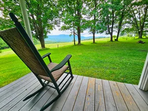 Rustic Farmstay, Bucolic retreat w/Endless Views - Image 3