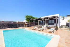 Villa Juanita, Puerto del Carmen, Lanzarote - Image 2