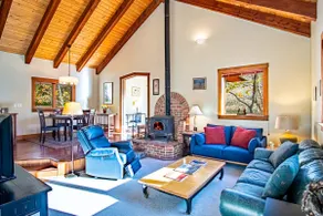 Creekside on Quigley - 3BD Private Home on trails + Hot Tub - Image 3