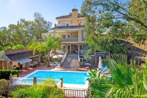 Schöne Villa \"Trebol\" mit Panoramablick, WLAN, Garten, Terrasse und Pool - Image 2