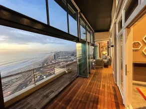 Serviced Beach Penthouse, 100k Gemstone display, All Ensuite - Image 5