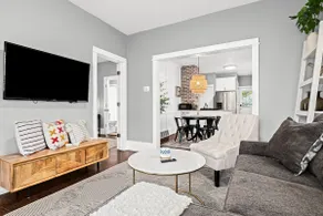 Fresh, Contemporary 2BR Home in Downtown Royal Oak - Image 2