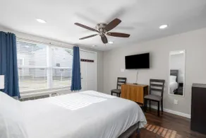 Downtown Kimmswick Studio Renovated Prime Location - Image 5
