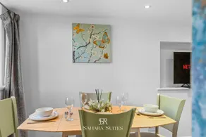Luxury 6-BR Ensuite - Sleeps 12 - Reading Centre - Parking - Image 5
