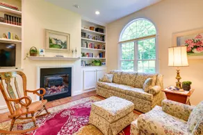 Charming Flushing Cottage w/ Deck + Spacious Yard! - Image 3