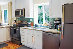 Cozy 1BR Apartment in Quiet Neighborhood - Image 4