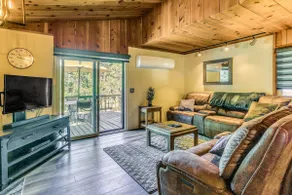 3 Mi to Shaver Lake: Cozy 'Bears Hideaway' Cabin! - Image 4