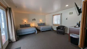Serene Lakefront Getaway at Fife Lake Lodge - Image 2