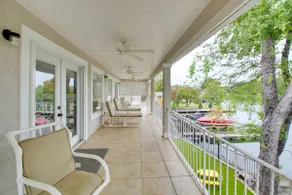 Lakefront Hot Springs Condo w/ Dock Access & Views - Image 4