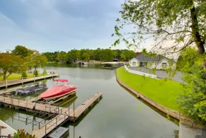 Lakefront Hot Springs Condo w/ Dock Access & Views - Image 3